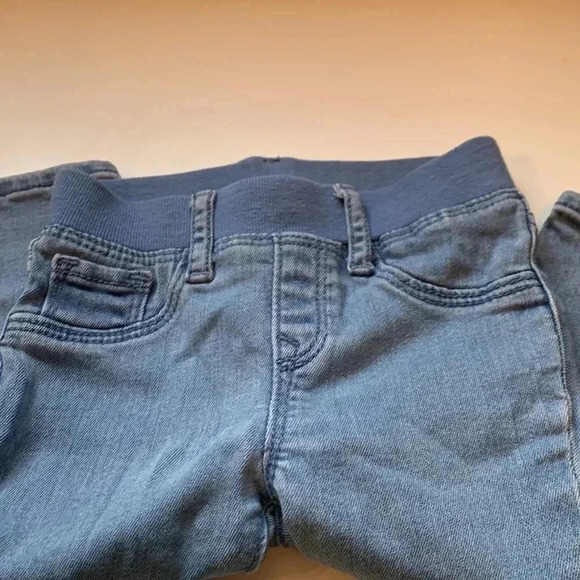 Five for 25 babyGap, soft jeans with an elastic waist band - Picture 6 of 6